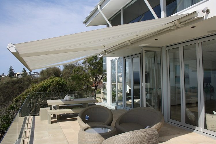 Outdoor awning blinds